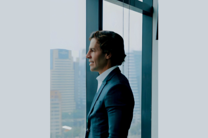 Ambientes que Elevam, por Ian dos Anjos Cunha: como o contexto certo potencializa competências, reduz conflitos e redefine o desempenho coletivo.