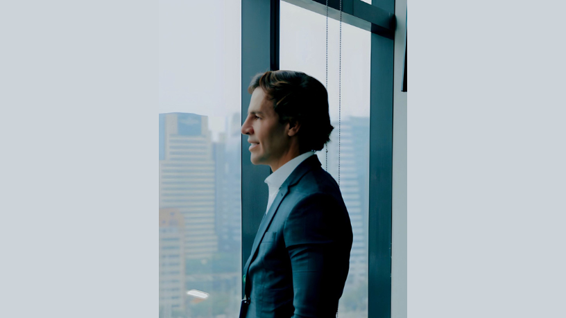 Ambientes que Elevam, por Ian dos Anjos Cunha: como o contexto certo potencializa competências, reduz conflitos e redefine o desempenho coletivo.